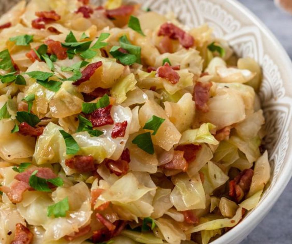 Fried Cabbage with Bacon, Onion, and Garlic: A Flavorful Comfort Side ...