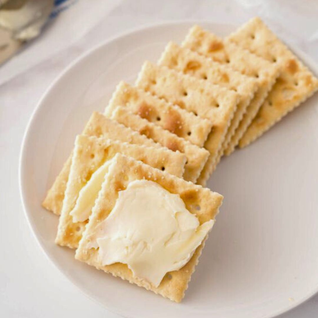 Simple and Delicious: Saltine Crackers with Butter