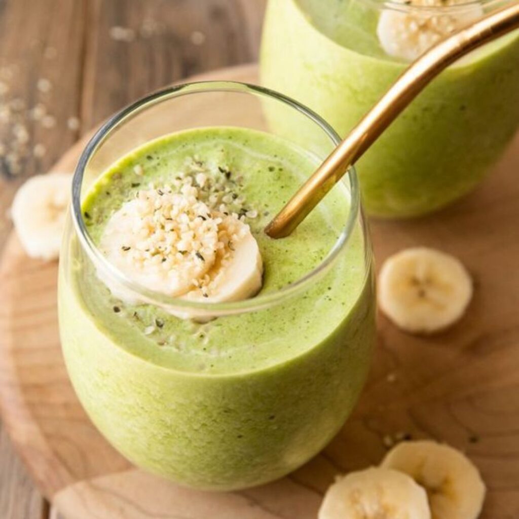 🍌🥤 Banana Spinach Smoothie 🥤🍌 - Easy To Cook