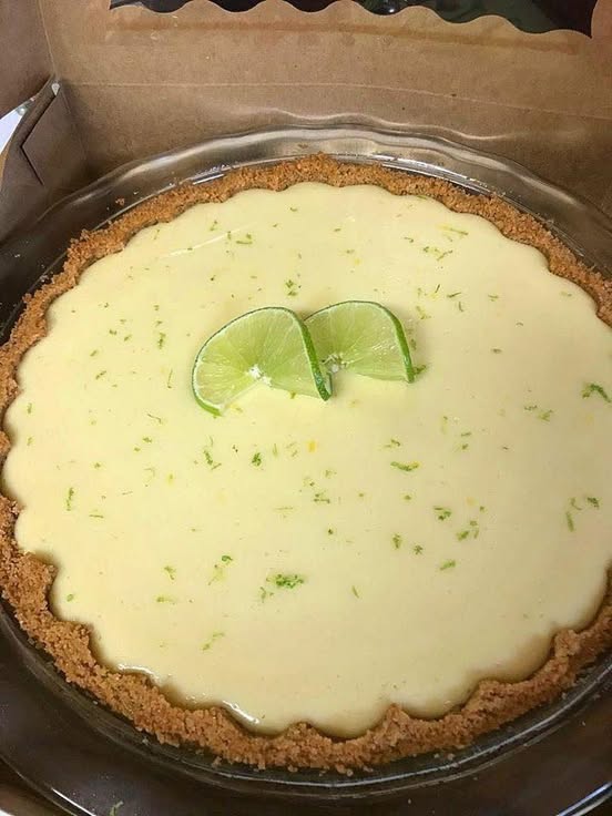 🍋 Classic Key Lime Pie: Sweet, Tangy & Creamy! 🥧✨